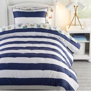 Pottery Barn Kids Rugby Stripe Shams Navy/White Standard  Set of 2